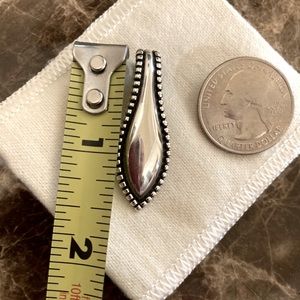 *NEW LOWER PRICE*  Pendant - **RETIRED** James Avery Beaded Edge Drop Pendant.